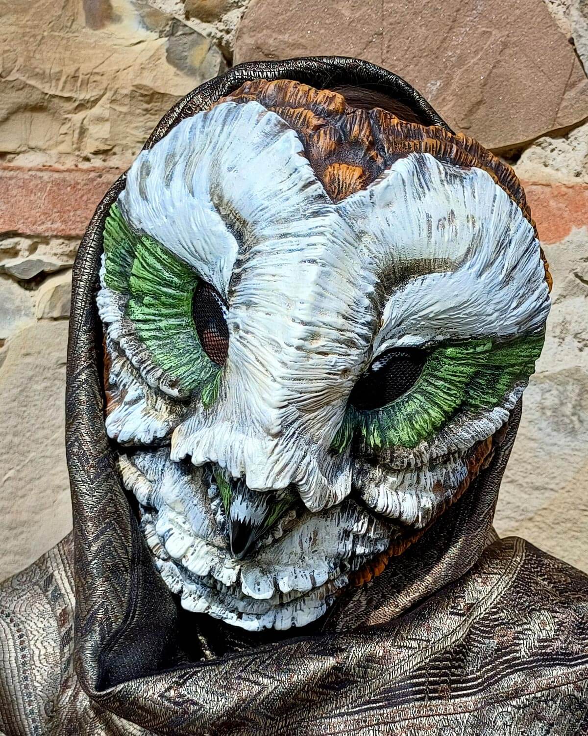 Customizable Barn Owl Mask with Removable Jaw