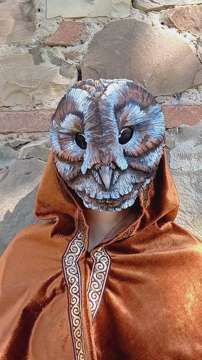 Customizable Barn Owl Mask with Removable Jaw